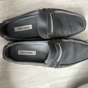 Steve Madden Men's Dark Gray Slip-On Loafers
